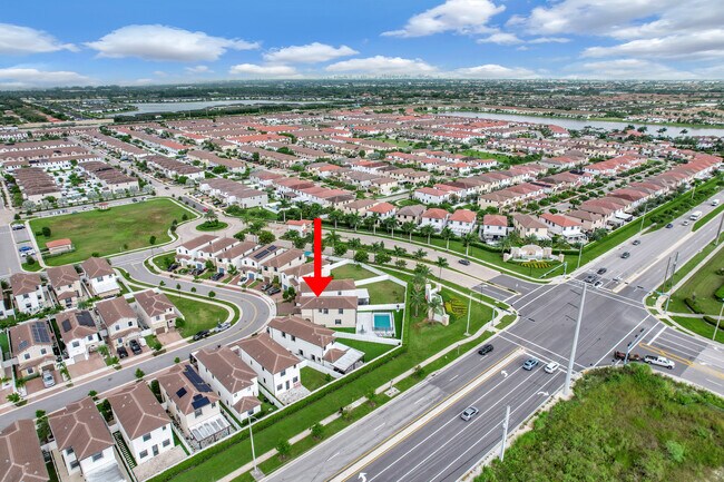 Building Photo - 10800 W 35th Way