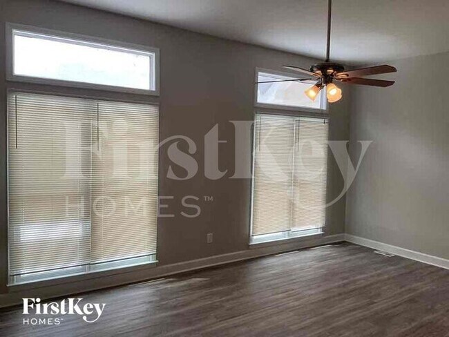 Building Photo - 3147 Rose Glen SE