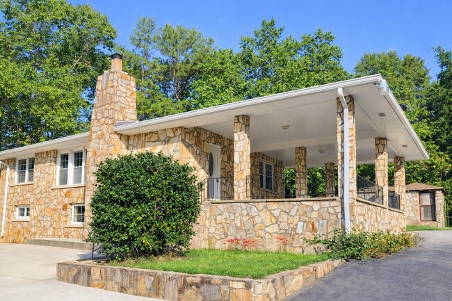 Building Photo - 165 Bankston Rd