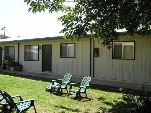 Primary Photo - 2505 N Dodge Blvd