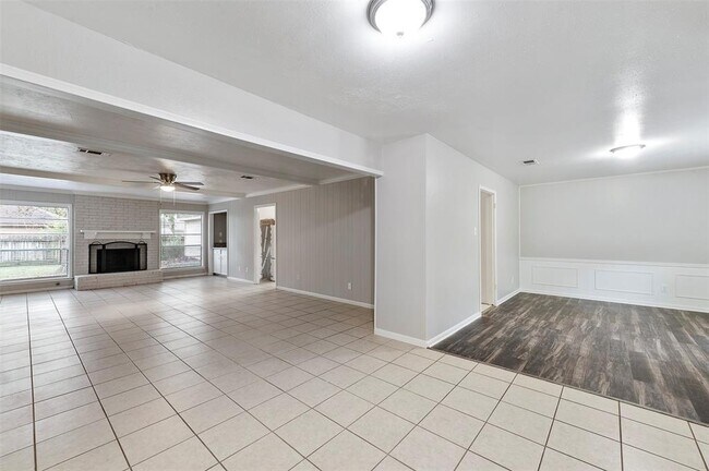 Foto del edificio - 7711 Fountaingrove Ln
