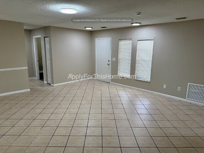 Foto del edificio - Single Family Home
