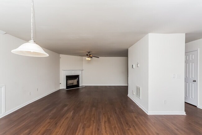 Foto del edificio - 2385 Cornell Cir