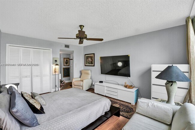 Foto del edificio - 3970 Oaks Clubhouse Dr