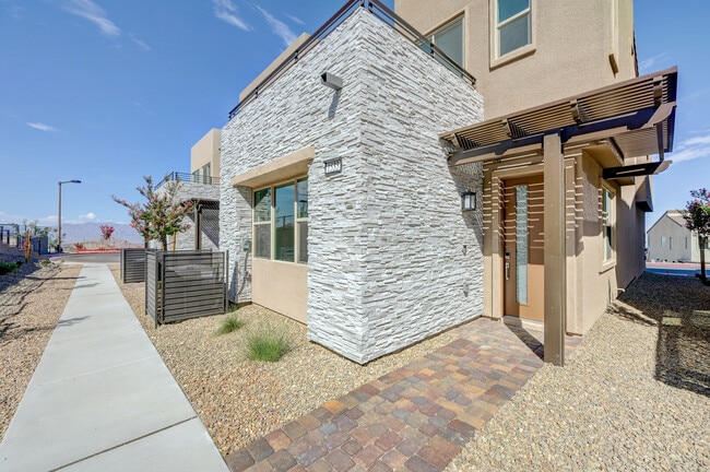Building Photo - 1533 Melodic Lark Dr