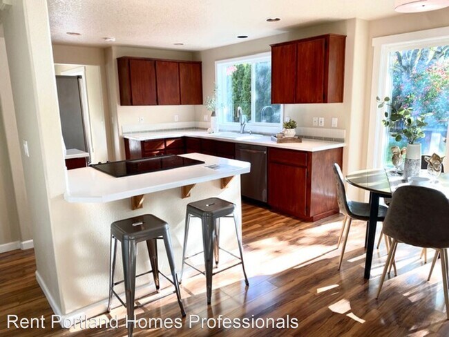 Building Photo - 4 br, 2.5 bath House - 12159 SW Anton Drive