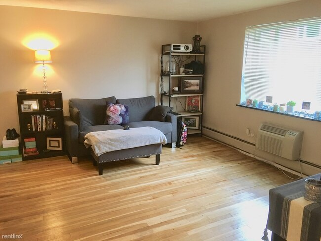 Building Photo - 1 br, 1 bath  - 67 Colborne Rd # 1091