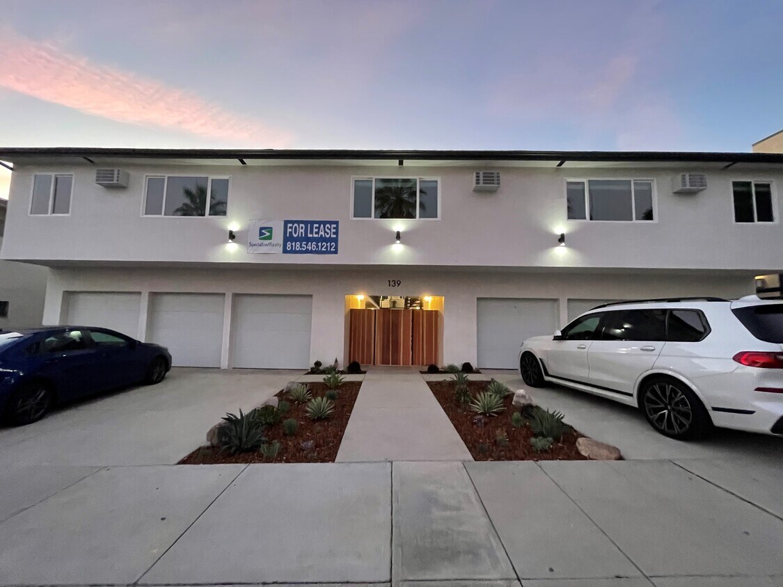 Foto principal - 139 N Belmont St