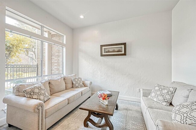 Foto del edificio - 4720 Post Oak Timber Dr