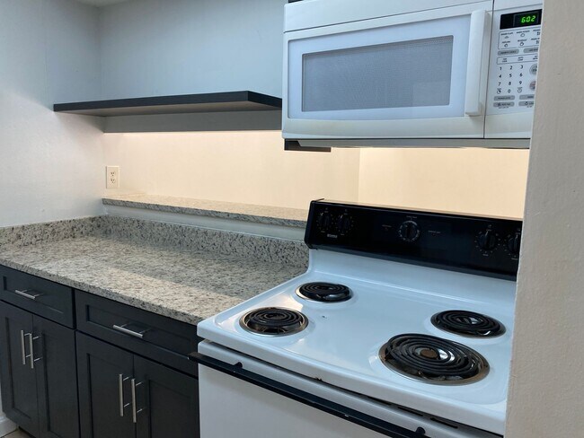 Foto del edificio - Weatherly Condominiums