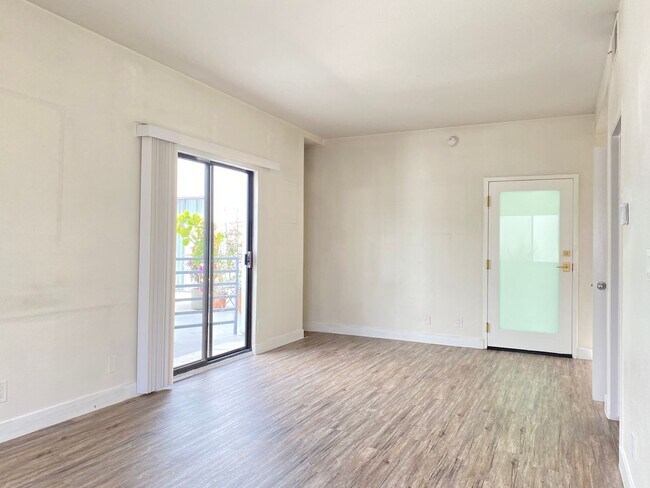 Foto del edificio - 2500 Abbot Kinney Blvd