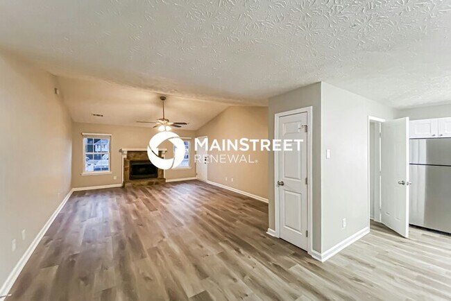 Building Photo - 3 Bedroom Pet-Friendly Home in Jonesboro, GA with Main Street Renewal