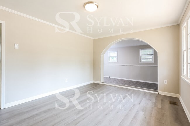 Photo - 218 Lily St House