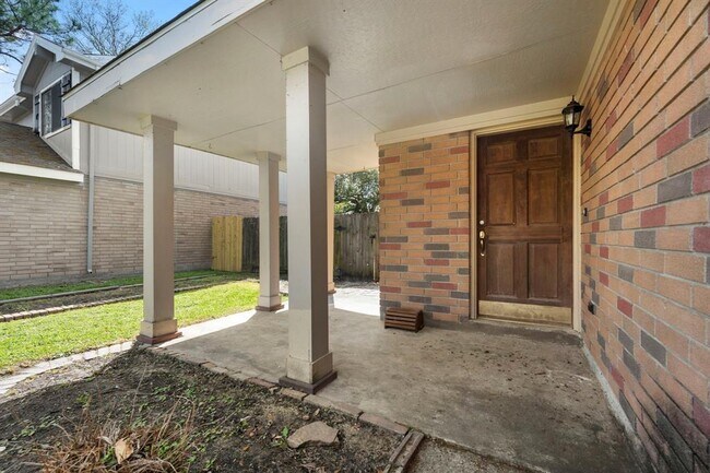 Foto del edificio - 15419 Scenic Haven Dr