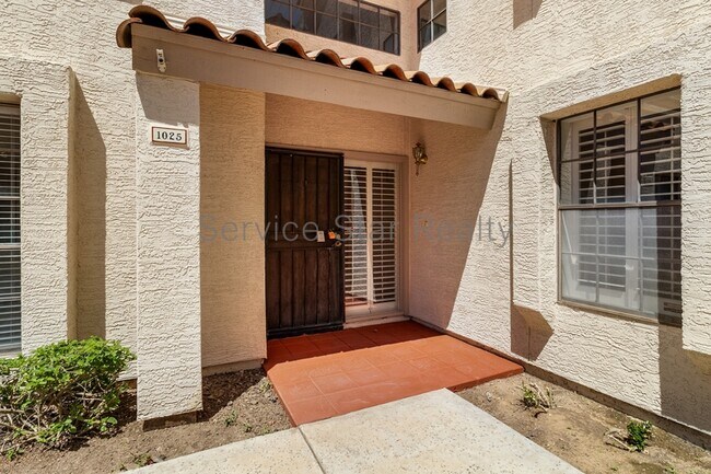 Building Photo - 7800 E Lincoln Dr