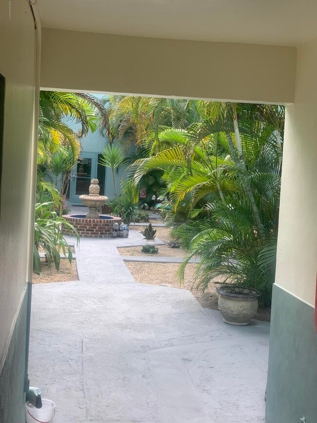 Building Photo - 220 Columbia Dr