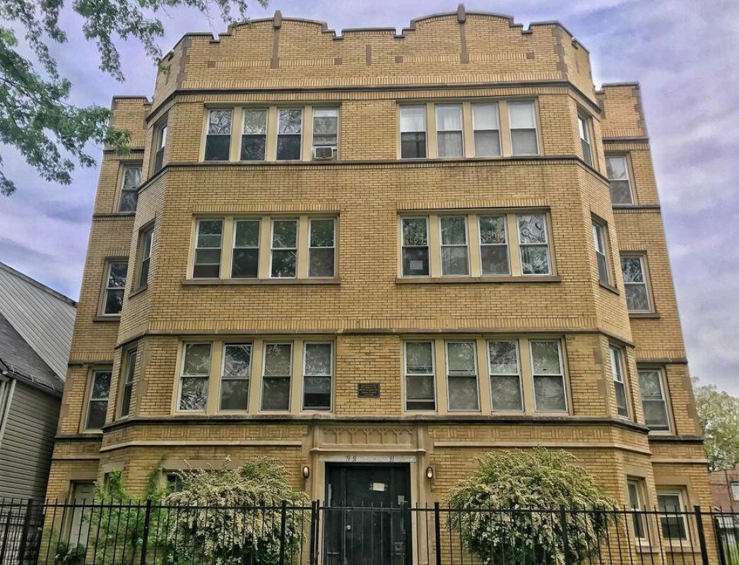 7931 S Manistee Ave, Chicago, IL 60617 Apartments in Chicago, IL