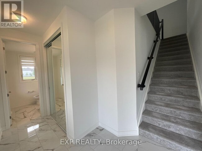 Building Photo - 333 Crossway Ter