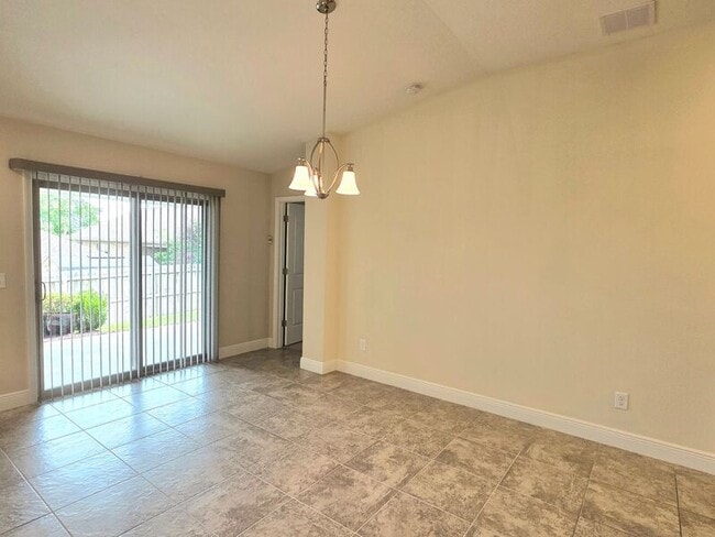 Building Photo - 5625 Shooting Star Ct