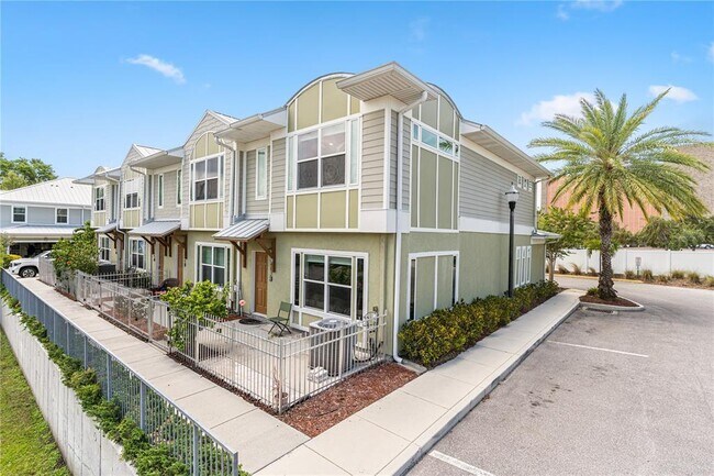 Foto del edificio - 1282 Calusa Cir