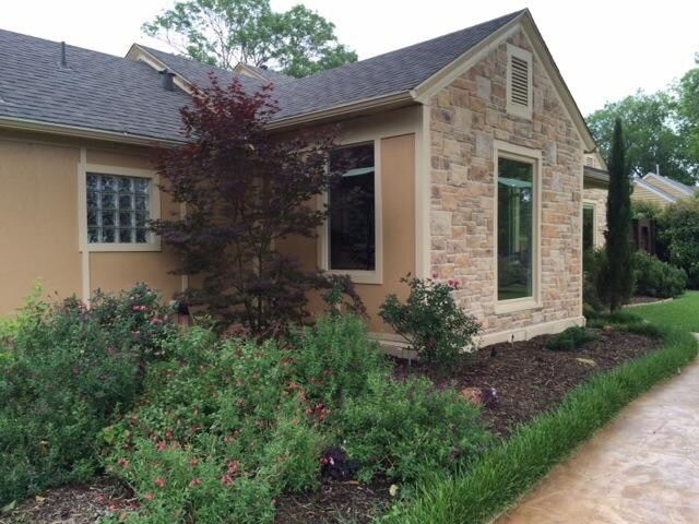 Building Photo - 1420 San Saba Dr