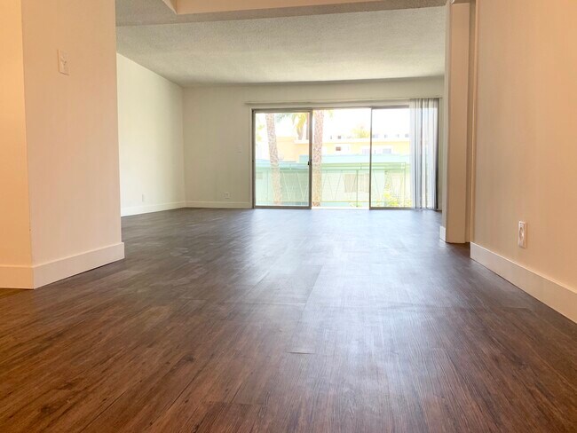 Building Photo - 3772 Lockland Dr