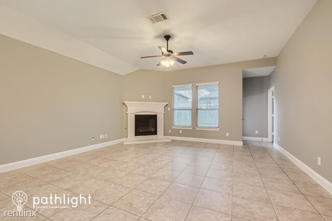 Foto del edificio - 5 br, 2 bath House - 540 Hunt Farms Road UNIT