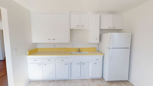 Building Photo - 855 C Ave