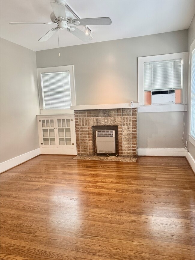 Building Photo - 605 W Saulnier St