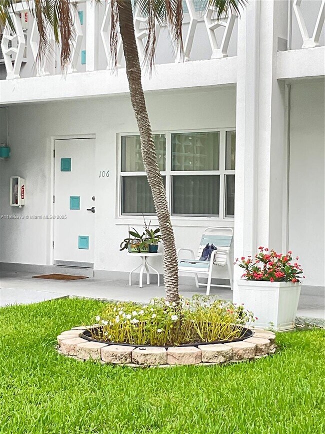 Foto del edificio - 419 Golden Isles Dr