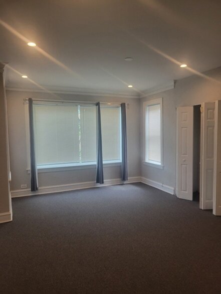 Foto del edificio - 7918 S Essex Ave