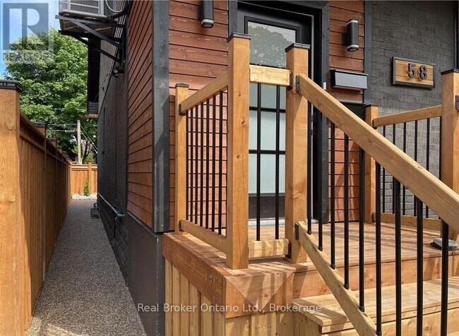Building Photo - 58 Rosslyn Ave N