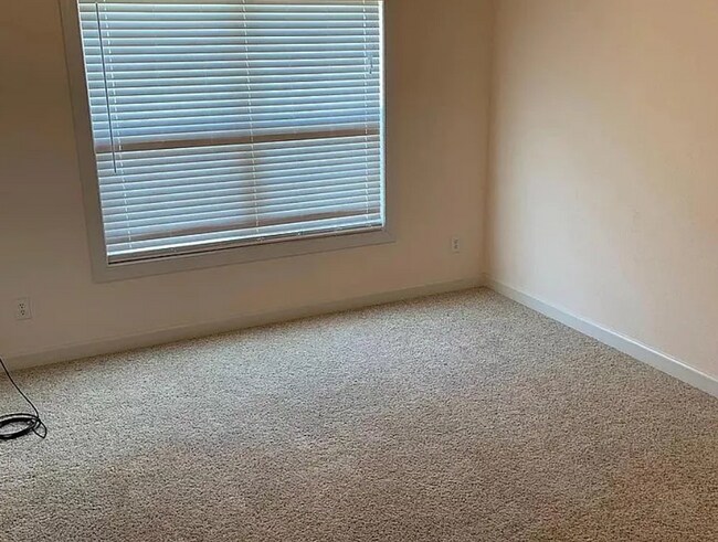 Foto del edificio - 401 Harper Ct