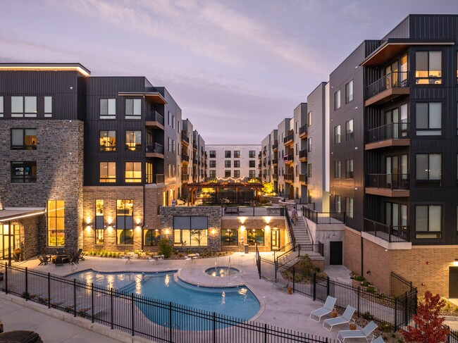 Building Photo - Clove