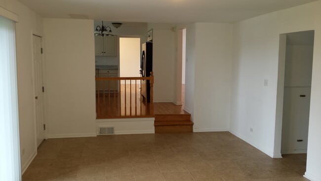 Building Photo - 1415 Rosehill Dr