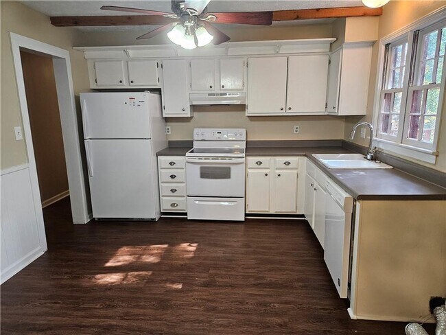 Building Photo - 3680 Catalina Dr