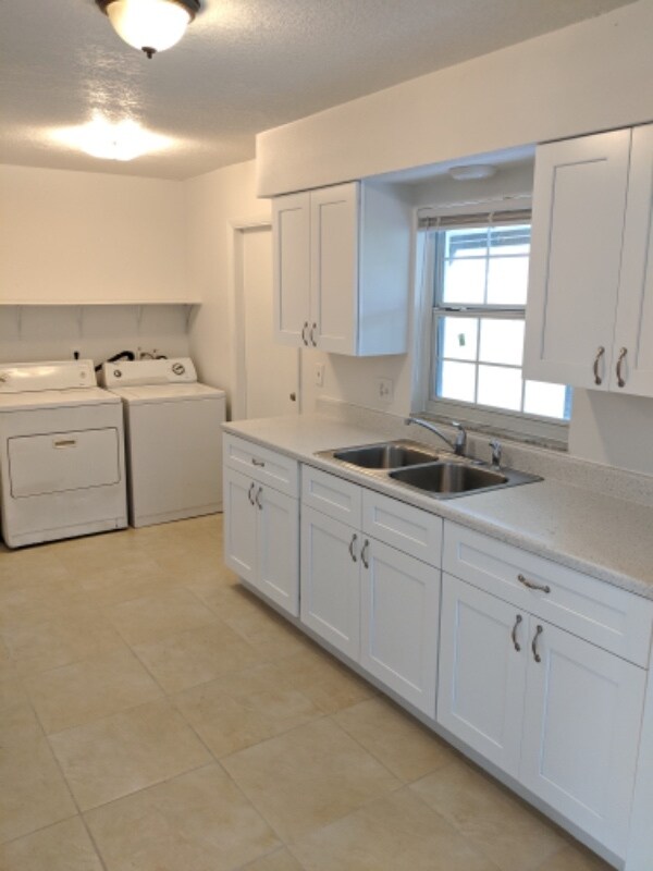 Foto del edificio - 4622 N Goldenrod Rd