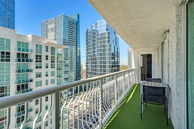 Foto del edificio - 1200 Brickell Bay Dr