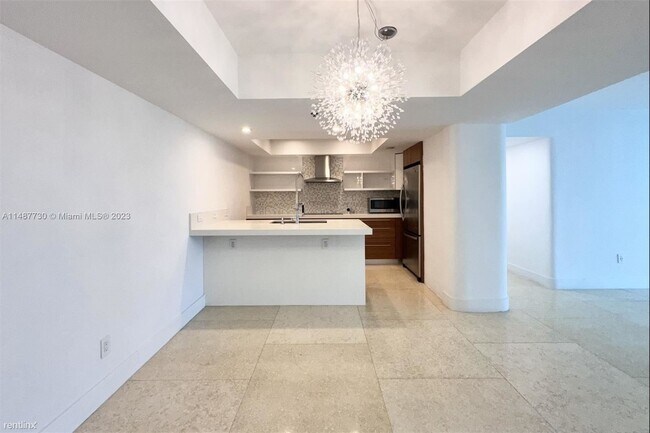 Building Photo - 3 br, 2 bath Condo - 650 West Ave Apt 1207