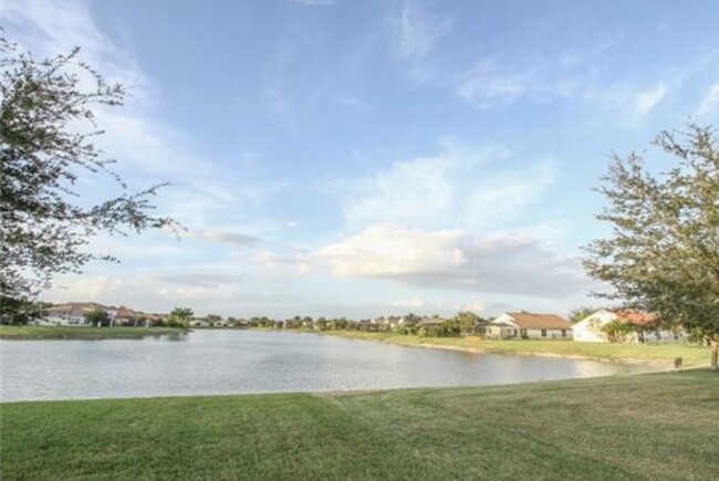 Foto del edificio - 2730 Inlet Cove Ln W