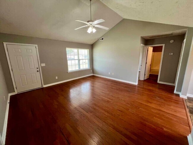 Foto del edificio - 3 Bed 2 Bath Brick Ranch *Fenced Backyard* in Christiana