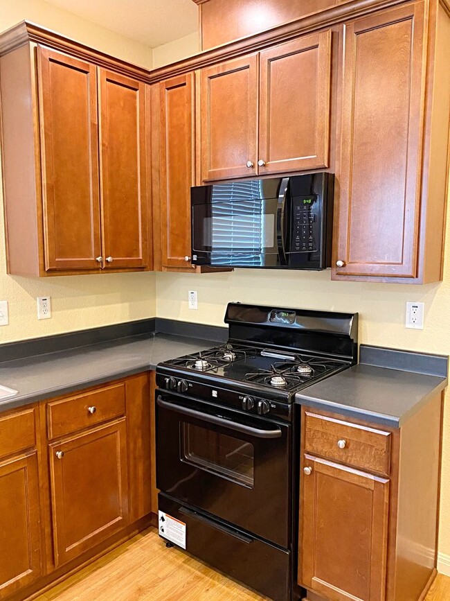 Building Photo - 1748 8th St, Port Arthur, TX 77640