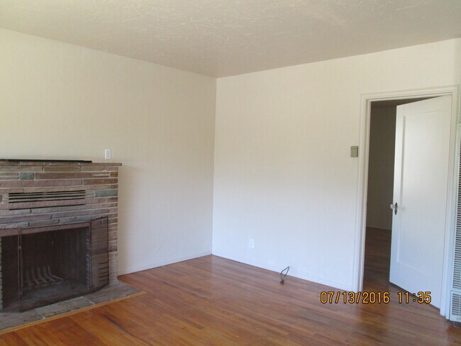 Foto del edificio - 2 Bedroom 1 Bath House Walking Distance to Cal Poly