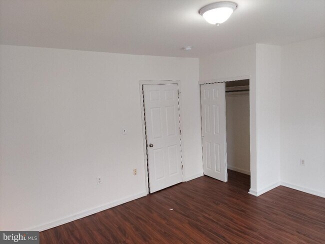 Building Photo - 6023 Market St