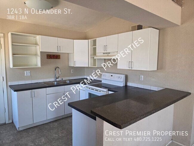 Foto del edificio - 1243 N Oleander St