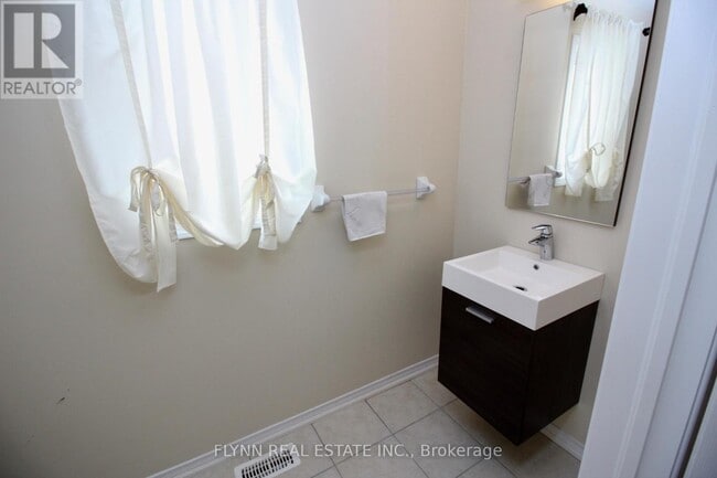 Building Photo - 8444 Elderberry Dr