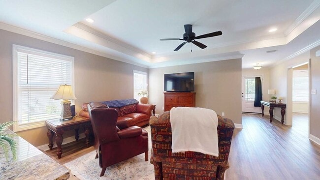 Building Photo - 205 Grove Pointe Dr
