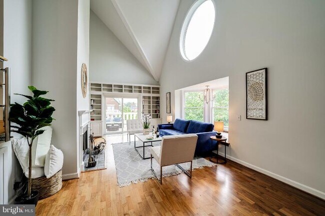 Foto del edificio - 125 N Lee St