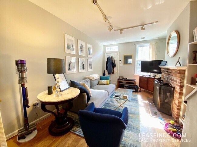 Foto del edificio - 2238 12th Pl NW