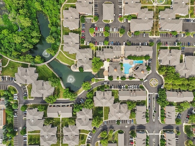 Building Photo - Estates at New Albany